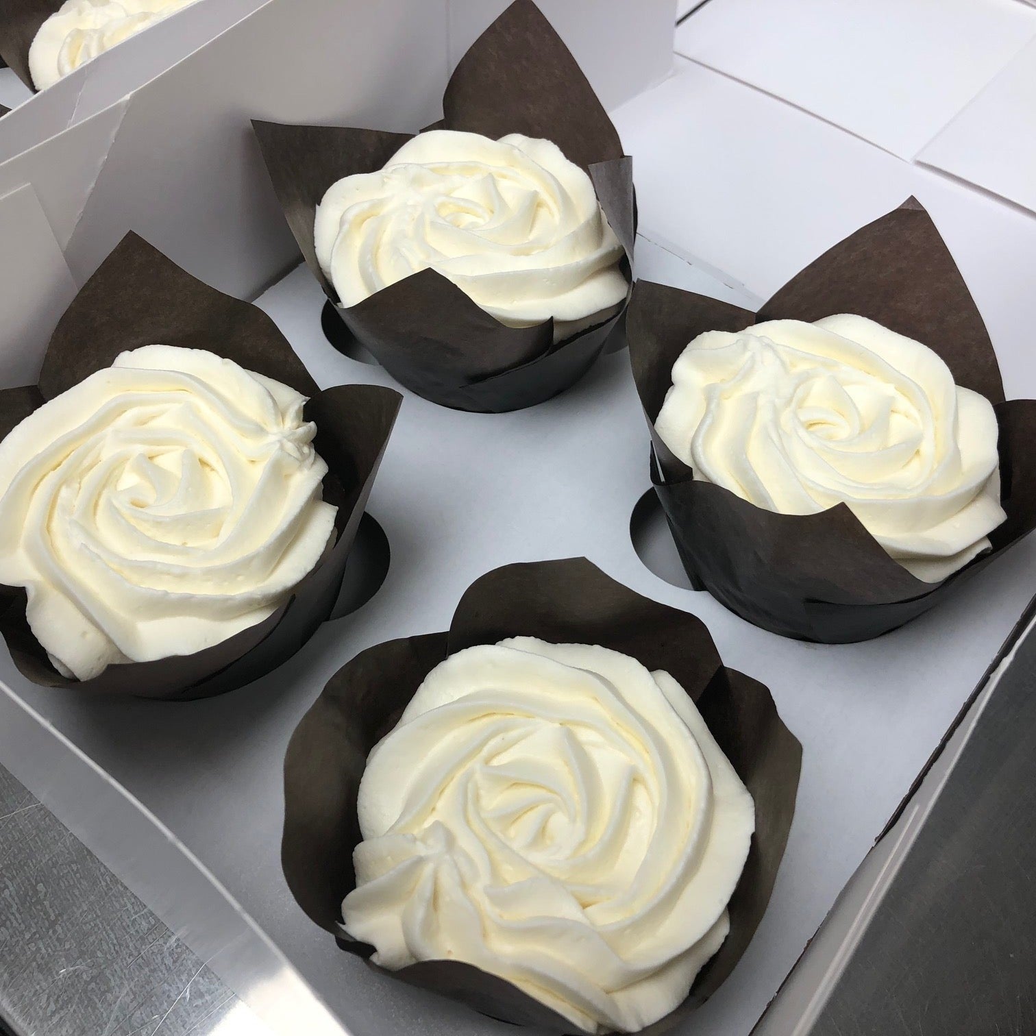 Red Velvet Cupcakes - Gluten-Free, Keto / Low-Carb & Sugar-Free